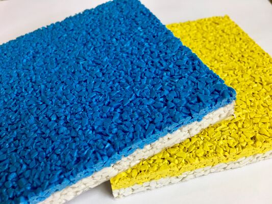 Piste de course en caoutchouc EPDM personnalisable pour toutes les conditions météorologiques avec une excellente résistance au glissement et aux UV