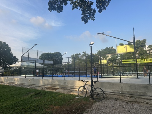 Prix d'usine Directement de haute qualité Indoor Outdoor Panoramic Padel Court Padel Club Utilisant Padel Court de tennis