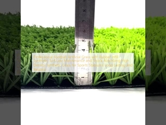 Gazon artificiel avec remplissage en caoutchouc gazon synthétique à faible entretien et absorbant les chocs gazon synthétique à haute densité pour stades de sport durable et réaliste